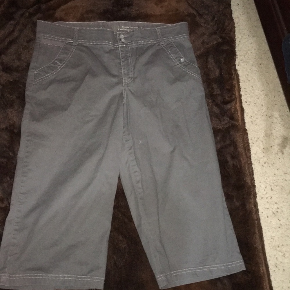 Grey Dockers Capri stretch fabric